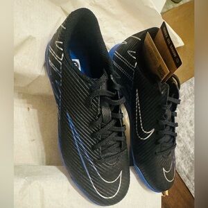 NEW IN BOX 
NIKE youth Turf Cleats